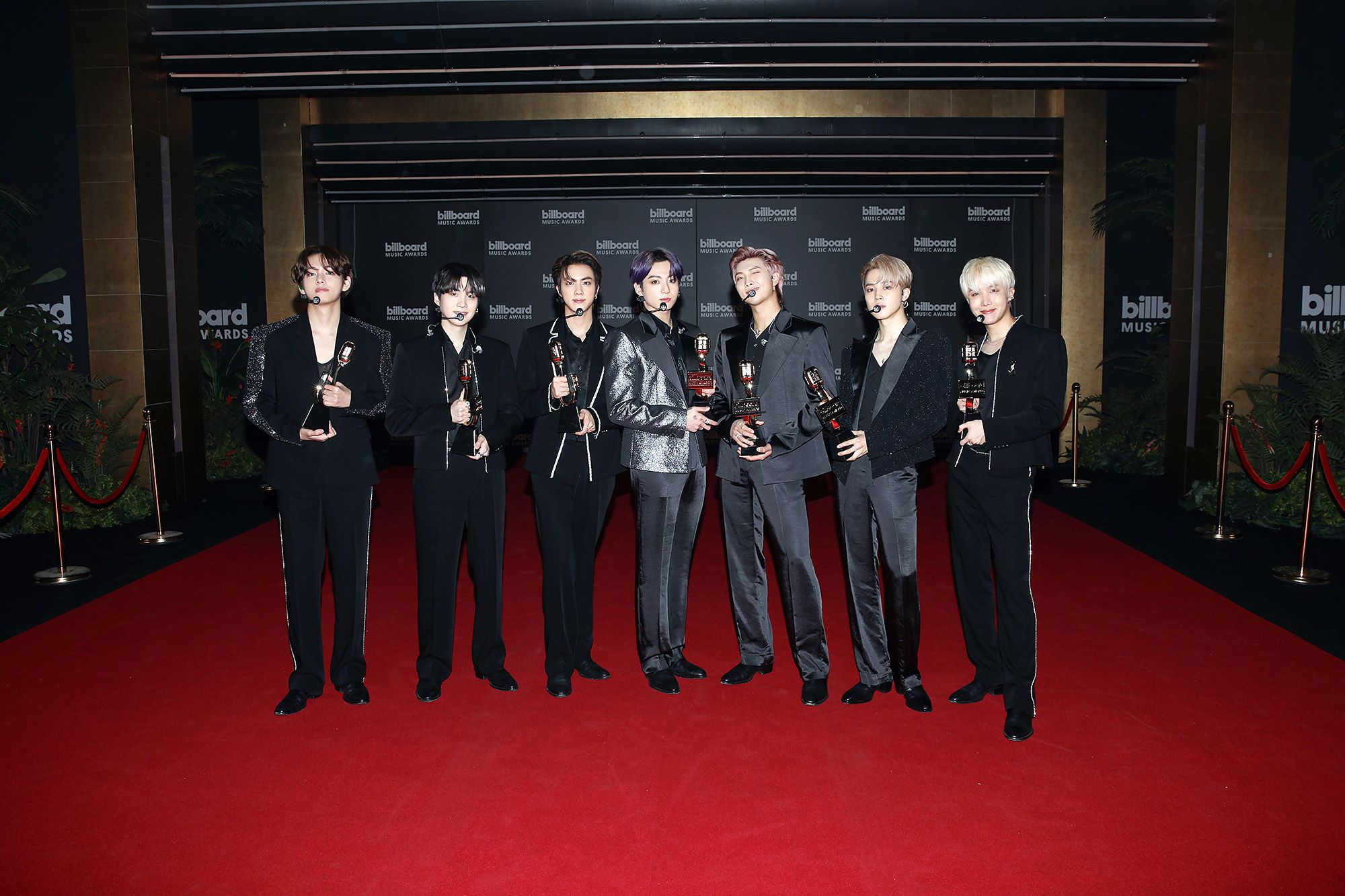 BTS thắng lớn tại lễ trao Billboard Music Awards 2021