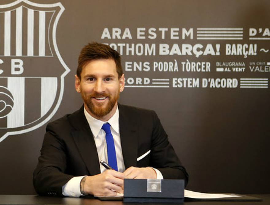 Lionel Messi có tiếp tục kí tiếp hợp đồng gia hạn với Barcelona như lời đồn hay không?
