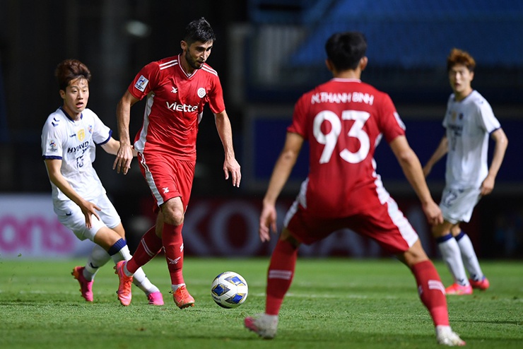 Viettel chơi quả cảm trước Ulsan Hyundai tại AFC Champions League